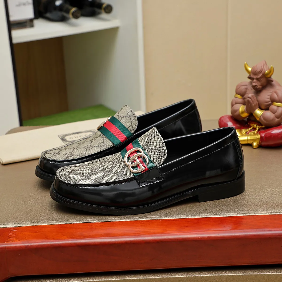 Men's men's shoes💰460💰💰Gucci official website men's business formal leather shoes updated💥Hong Kong counters synchronize new styles💥completely one-to-one replica shipment👍zero gap in counter quality 0⃣️made of imported cowhide on the outside+water-dyed🐂leather lining, color optional! Matching code 38-45